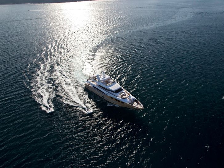 MARINA WONDER Gulf Craft Majesty 125  MARINA WONDER Gulf Craft Majesty 125