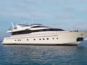 MARTINA - Falcon 100 - 5 Cabins - Athens - Mykonos - Naxos - Paros - Greece MARTINA - Falcon 100 - 5 Cabins - Athens - Mykonos - Naxos - Paros - Greece