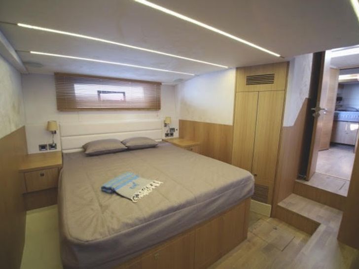 Med 52 Day Charter Motoryacht VIP Cabin