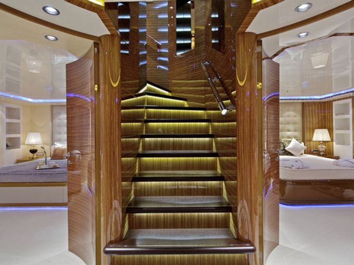 MIA RAMA Golden Yachts 176 Stairway