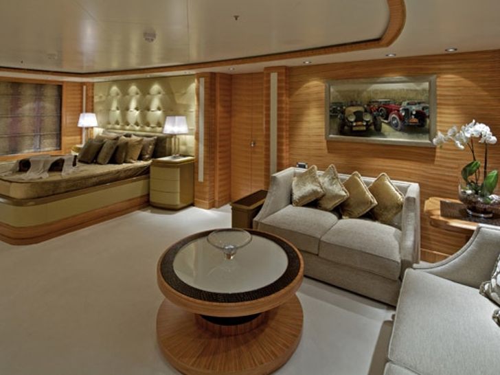 MIA RAMA Golden Yachts 176 Master Salon