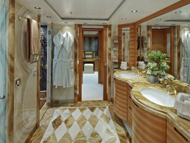 MIA RAMA Golden Yachts 176 Master En Suite