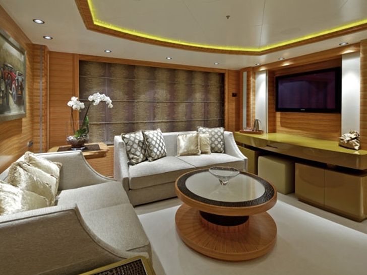 MIA RAMA Golden Yachts 176 Master Salon MIA RAMA Golden Yachts 176 Master Salon