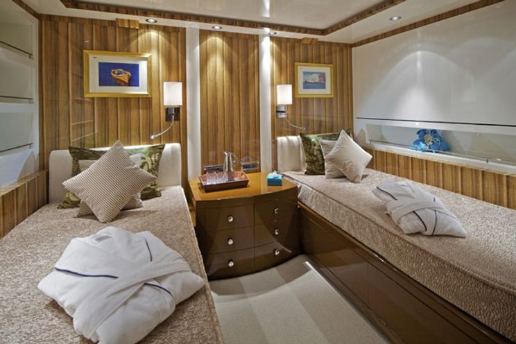 Charter Yacht MIA RAMA - Golden Yachts 176 - 7 Cabins - Greece - Athens - Mykonos