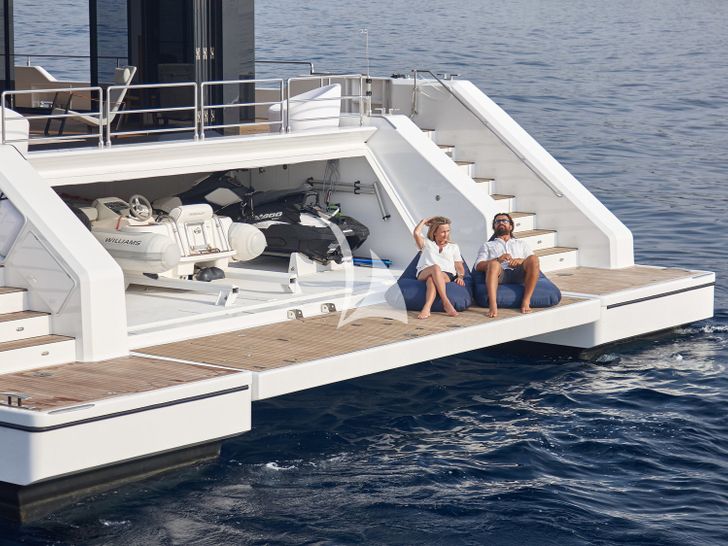 MIDORI Sunreef Supreme 68 - Aft Deck and Swim Platform MIDORI Sunreef Supreme 68 - Aft Deck and Swim Platform