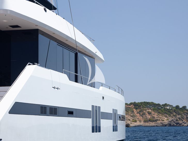 MIDORI Sunreef Supreme 68 - Close up Side Profile MIDORI Sunreef Supreme 68 - Close up Side Profile