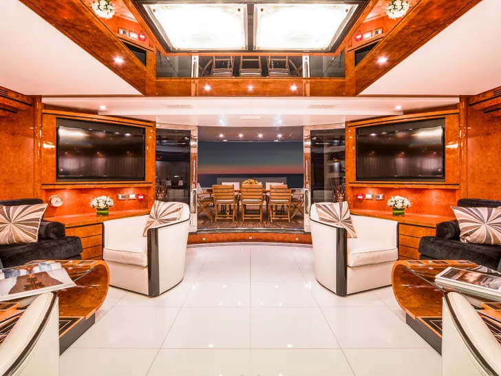 MILOS AT SEA Codecasa 35m Salon MILOS AT SEA Codecasa 35m Salon