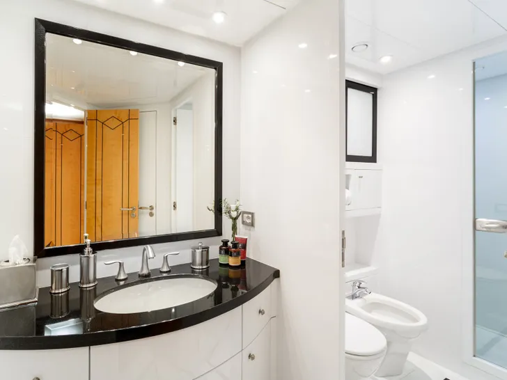 MILOS AT SEA Codecasa 35m En Suite MILOS AT SEA Codecasa 35m En Suite