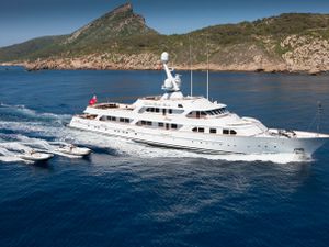 MIRAGE - Feadship 53m - 7 Cabins - Cannes - Monaco - Naples - Caribbean - Bahamas