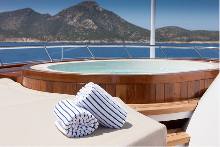 Charter Yacht MIRAGE - Feadship 53m - 7 Cabins - Cannes - Monaco - Naples - Caribbean - Bahamas