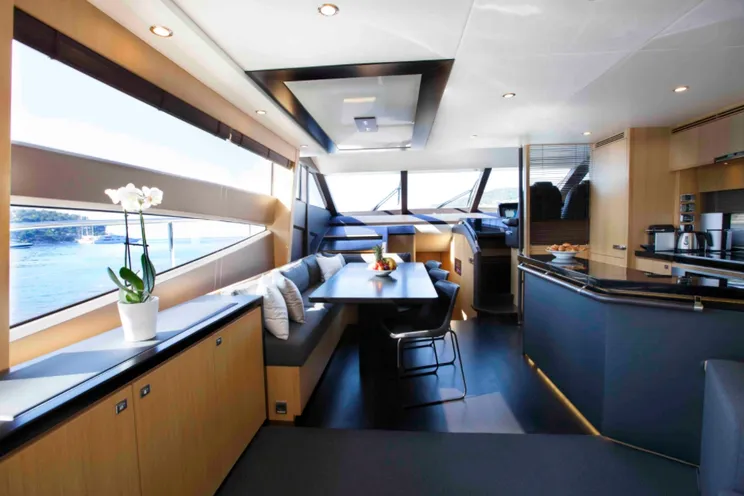 Charter Yacht OBSESSIO - Princess 72 - 4 Cabins - Antibes - Cannes - Nice - St Tropez - French Riviera - Monaco