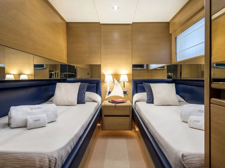 Twin cabin Twin cabin