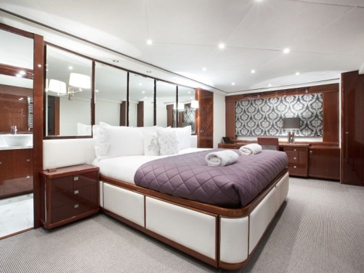 MOLLY MALONE Princess 95 Luxury Motoryacht Main Cabin