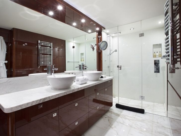 MOLLY MALONE Princess 95 Luxury Motoryacht Bathroom MOLLY MALONE Princess 95 Luxury Motoryacht Bathroom