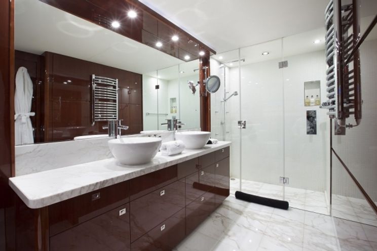 Charter Yacht MOLLY MALONE - Princess 95 - 4 Cabins - Cannes - St Tropez - Monaco