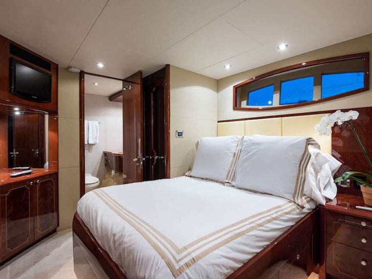 MONEY FOR NOTHING Lazzara 115 Double Cabin
