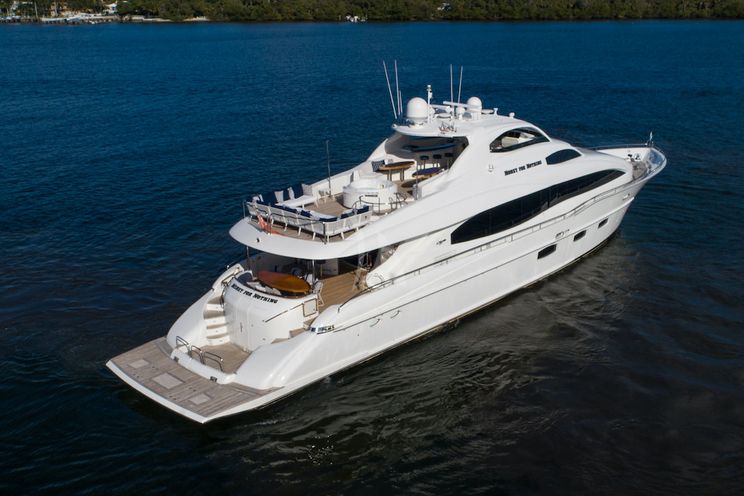 Charter Yacht NAMASTAY - Lazzara 116 - 4 Cabins - Nassau - Staniel Cay - Exumas - Bahamas