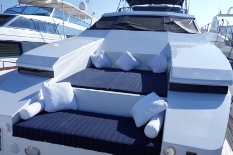 Charter Yacht MOONRAKER II - Azimut 97 - 4 Cabins - Monaco - Cannes - St Tropez - Corsica
