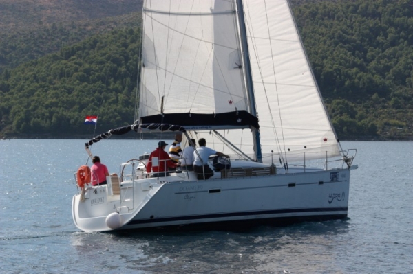 Charter Yacht Oceanis 393 - 3 Cabins - Split - Dubrovnik