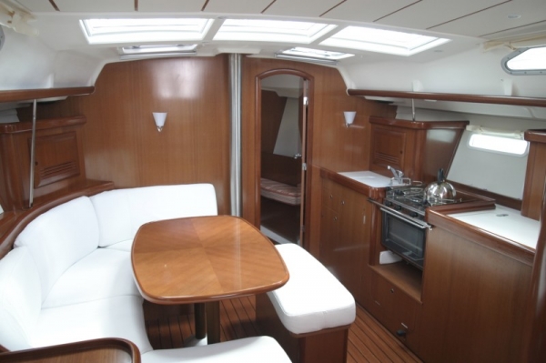 Charter Yacht Oceanis 393 - 3 Cabins - Split - Dubrovnik