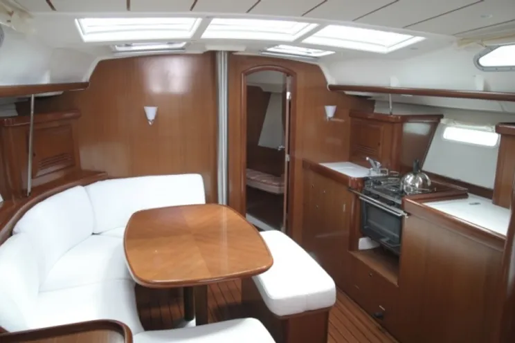 Charter Yacht Oceanis 393 - 3 Cabins - Split - Dubrovnik