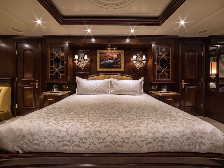 MUSTIQUE - Trinity Yachts 180