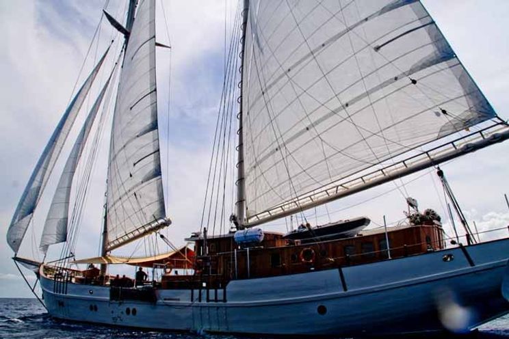 Charter Yacht MUTIARA LAUT - 7 Cabins - Indonesia - Komodo - Raja Ampat