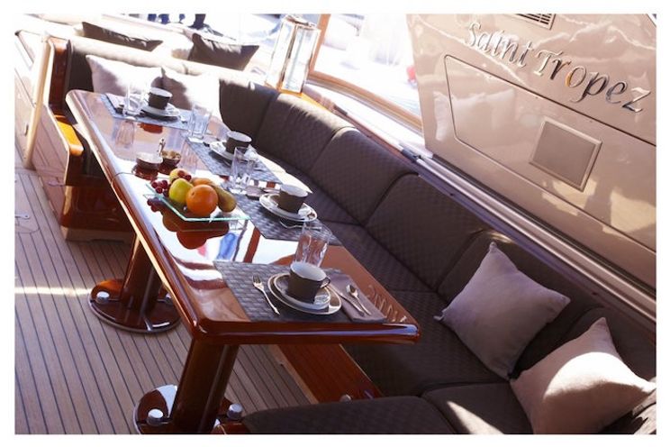 Charter Yacht Waï - Mangusta 80 - 3 Cabins - St Tropez - St Tropez - Cogolin - St Raphael