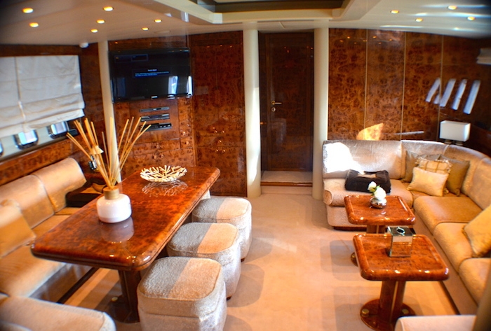 Charter Yacht Waï - Mangusta 80 - 3 Cabins - St Tropez - St Tropez - Cogolin - St Raphael