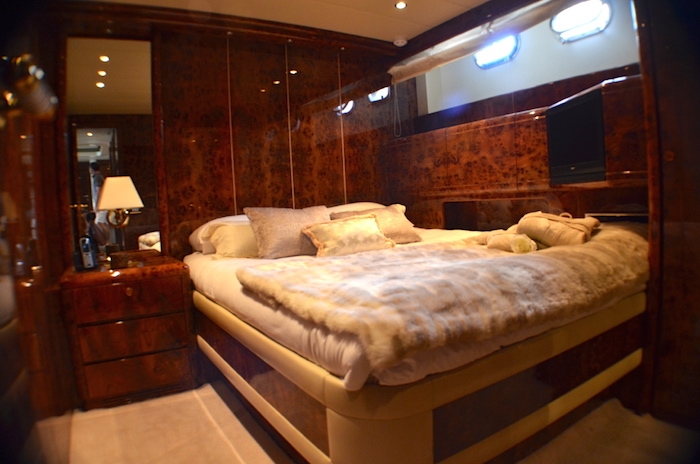 Charter Yacht Waï - Mangusta 80 - 3 Cabins - St Tropez - St Tropez - Cogolin - St Raphael