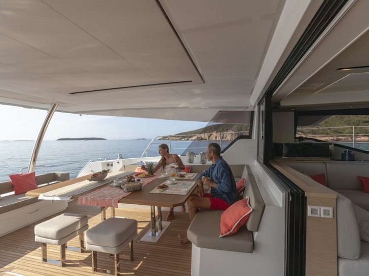 aft deck dining area aft deck dining area