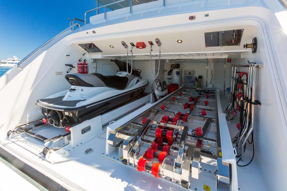 Charter Yacht GALA I - Benetti Delfino 93 - 5 Cabins - Athens - Mykonos - Paros - Greece