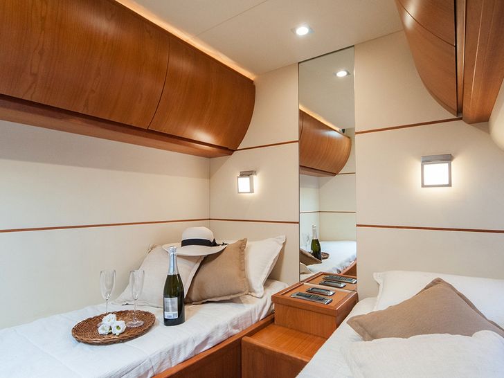 NADAZERO Raffaelli 22m Motoryacht Twin Cabin NADAZERO Raffaelli 22m Motoryacht Twin Cabin