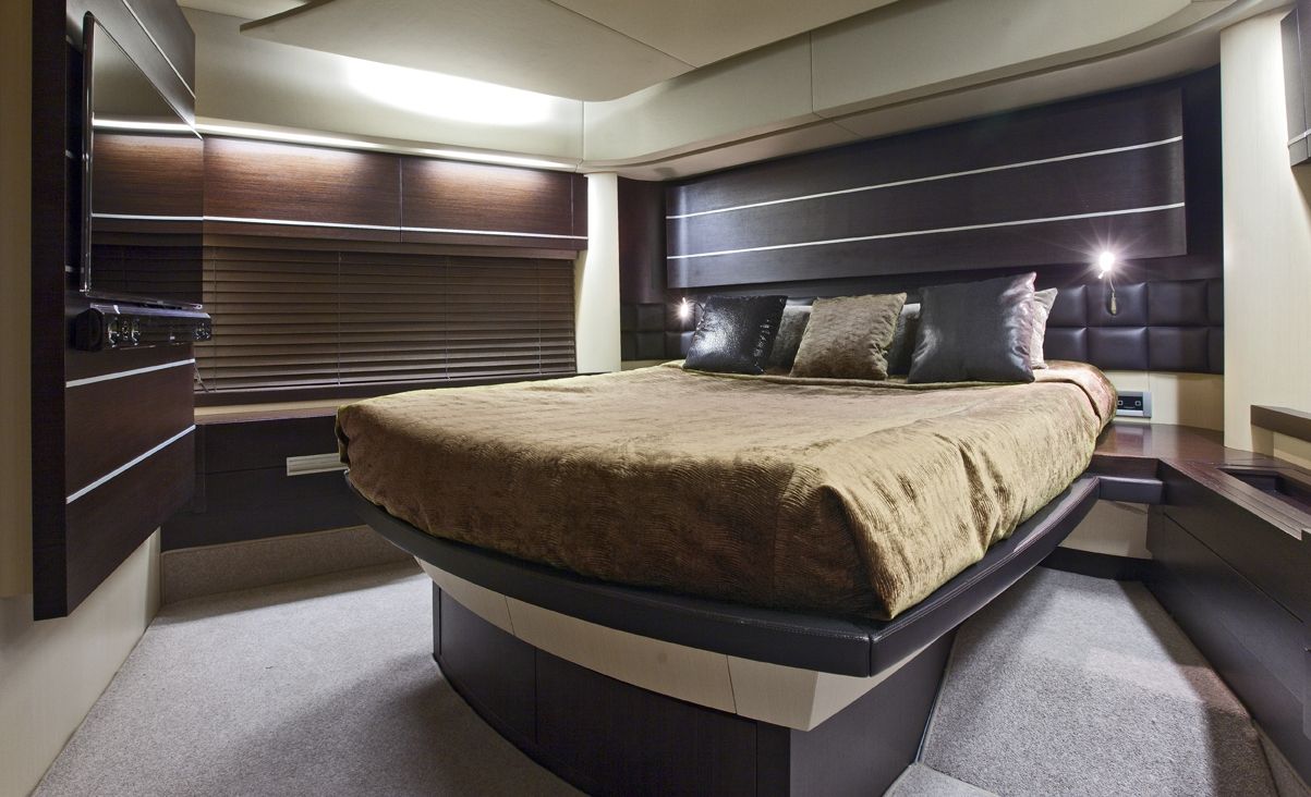 NAMI Azimut 86 Luxury Motoryacht VIP Cabin