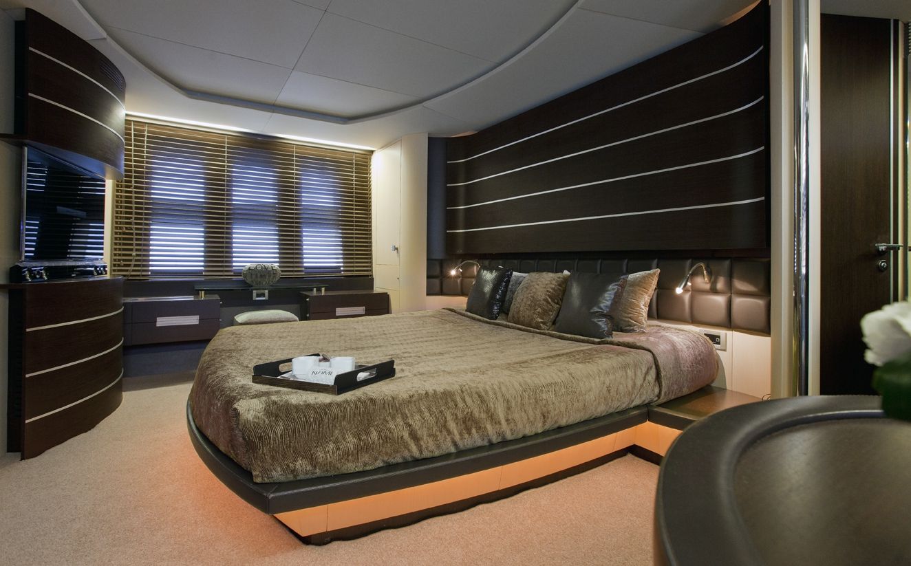 NAMI Azimut 86 Luxury Motoryacht Stateroom