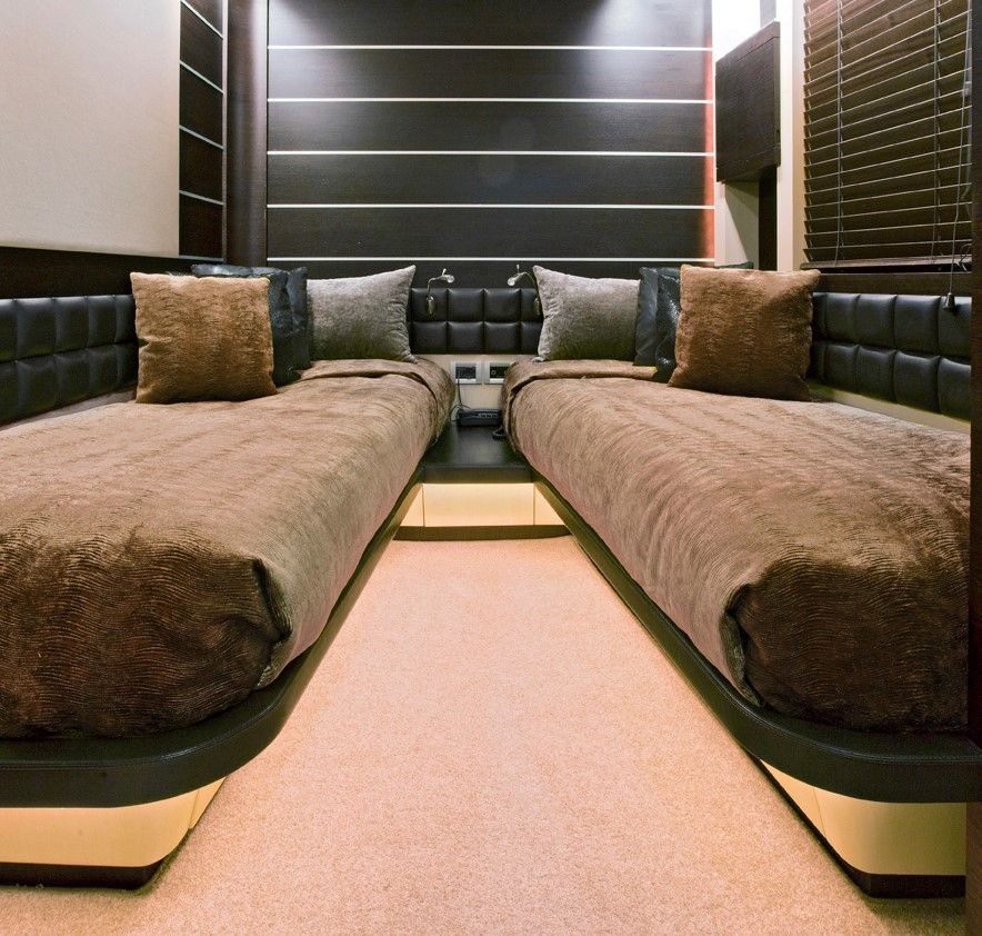 NAMI Azimut 86 Luxury Motoryacht Twin Cabin