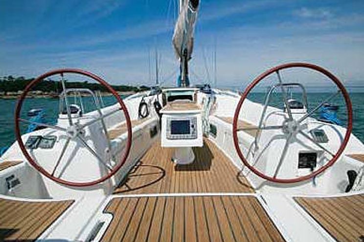 Charter Yacht Nar