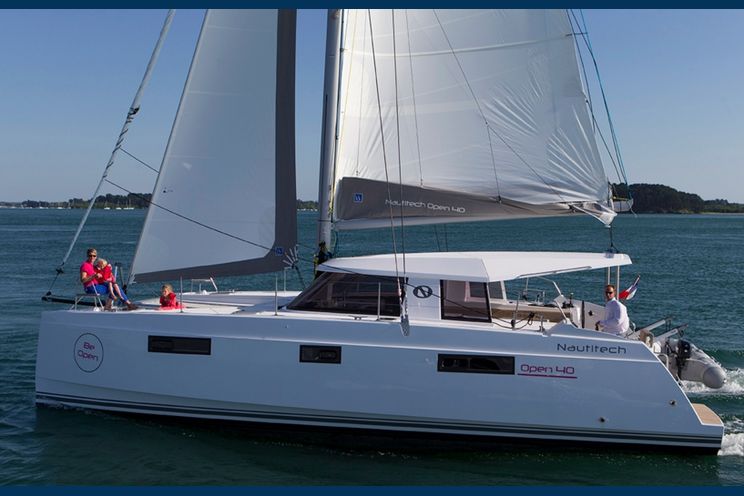 Charter Yacht Nautitech 40 Open - 2014 - 4+2 Cabins