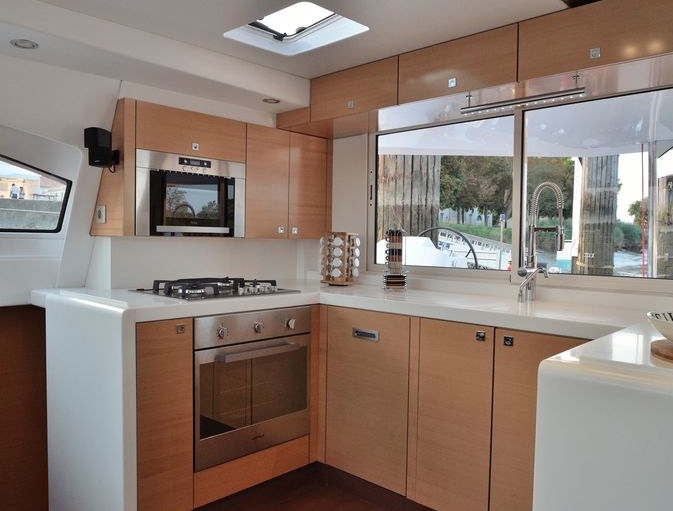 Charter Yacht Nautitech 542 - 5 Cabins - Corsica - French Riviera