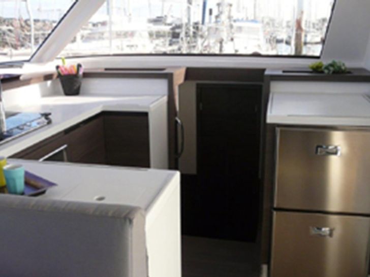 Nautitech Open 40 - Galley Nautitech Open 40 - Galley