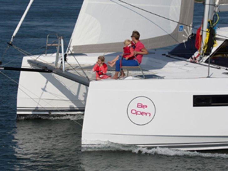 Nautitech Open 40 - front hull Nautitech Open 40 - front hull