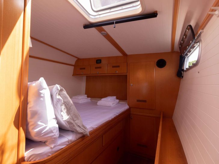 Forward cabin Forward cabin
