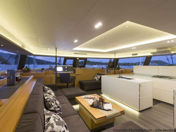 NENNE - Fountaine Pajot Victoria 67,saloon
