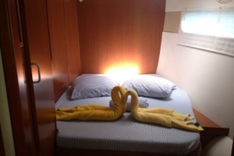 Charter Yacht NIRVANA - 47 Robertson and Caine - 4 Cabins - St Maarten