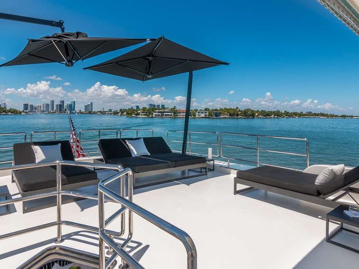 Miami Day Charter Yacht NIRVANA HORIZON 103  Miami Day Charter Yacht NIRVANA HORIZON 103