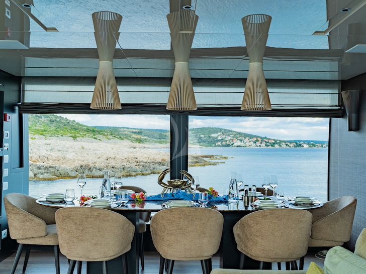 NOOR Sanlorenzo 102 - dining NOOR Sanlorenzo 102 - dining