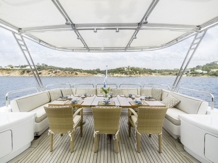 ISA Motor Yacht OASIS Upper Deck ISA Motor Yacht OASIS Upper Deck