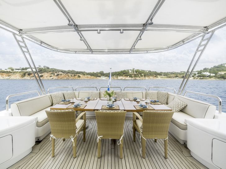 ISA Motor Yacht OASIS Upper Deck