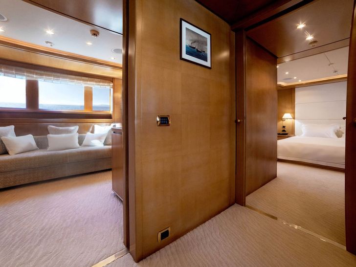 ISA Motor Yacht OASIS Owners ISA Motor Yacht OASIS Owners