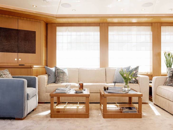 ISA Motor Yacht OASIS Saloon ISA Motor Yacht OASIS Saloon